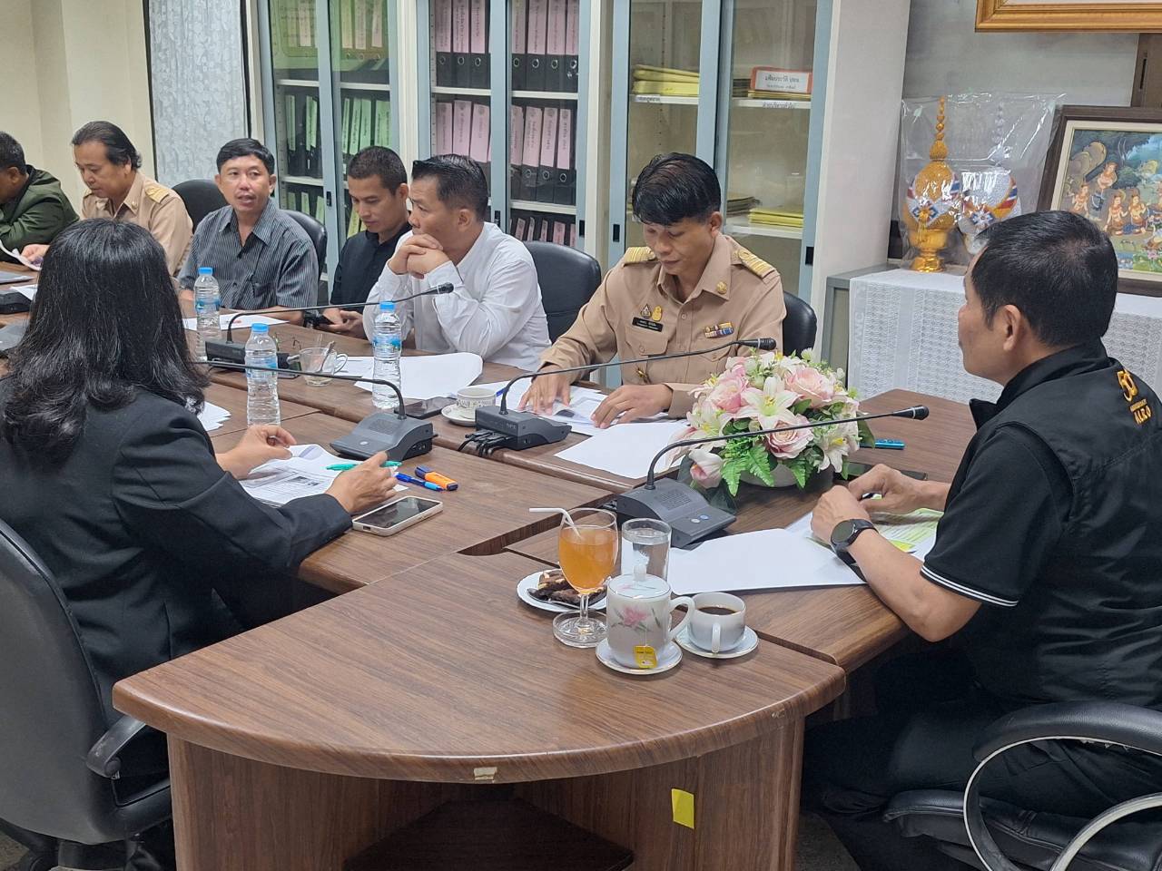 title - ผู้ตรวจราชการ ส.ป.ก. ลงพื้นที่จังหวัดมหาสารคาม ประชุมติดตามความก้าวหน้าผลการดำเนินงาน พร้อมตรวจเยี่ยมให้กำลังใจกลุ่มวิสาหกิจชุมชนผู้ปลูกสมุนไพร และกลุ่มวิสาหกิจชุมชนแปรรูปผลผลิตทางการเกษตร